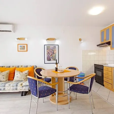 Split In Your Pocket Apartment For 4 Person Exterior photo