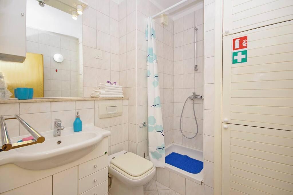 Apartment In Your Pocket For 4 Person Split